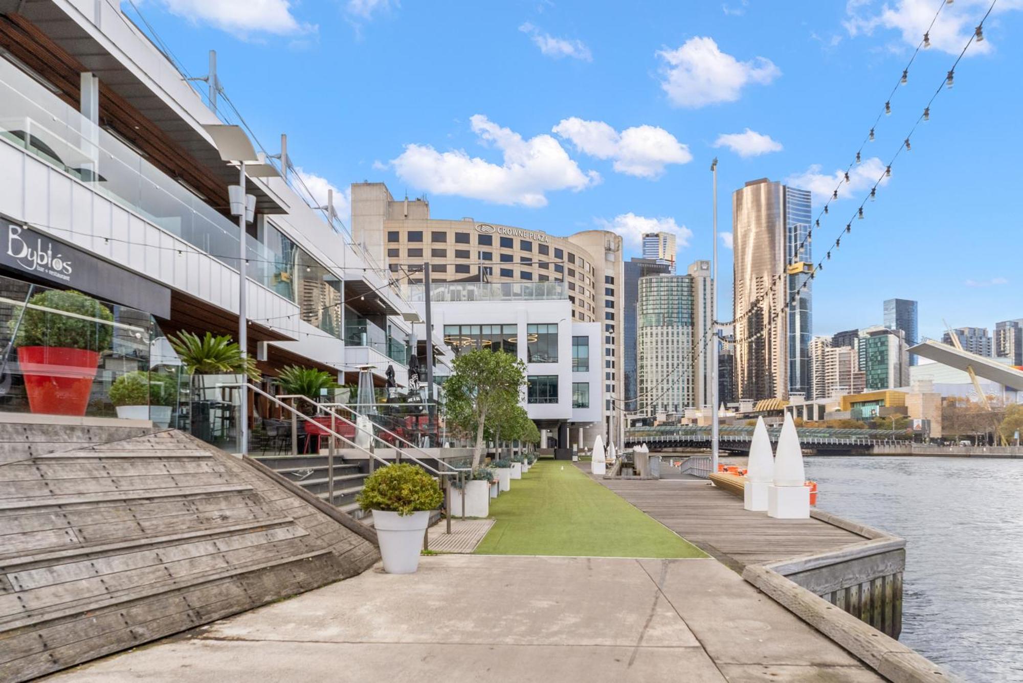 Resort Style Living Yarra Wharf Melbourne Exterior photo